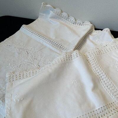 #98 2 Linen Lace Small Table Cloth 