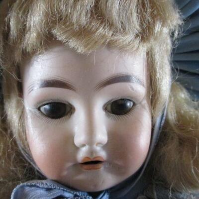 21" Heubach Horseshoe Doll 1000-01/2 Antique leather bodied.