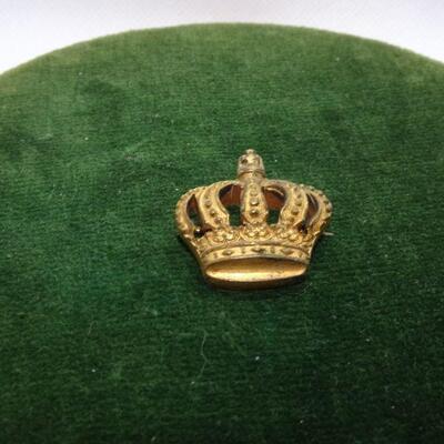 Gold Tone Cast Metal Royal Crown Pin 