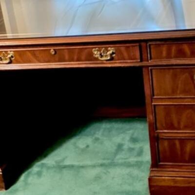AMAZING Traditional Classic Mahogany Executive Desk by Sligh
