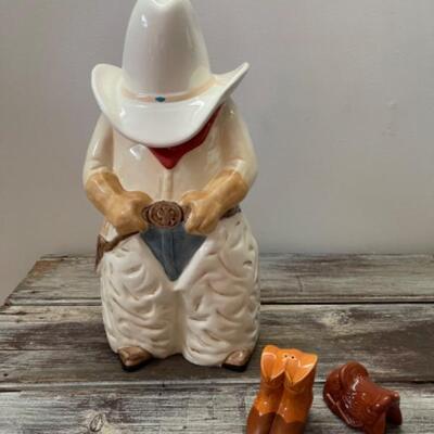 B554 Resting Cowboy Cookie Jar with Salt and Pepper 