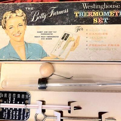 LOT 305  VINTAGE MIRRO COOKY PRESS & BETTY FURNESS THERMOMETER SET 