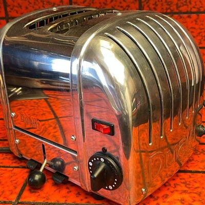 LOT 307  CLASSIC STYLE MODERN TECHNOLOGY DUALIT 2 SLICE TOASTER MADE IN UK