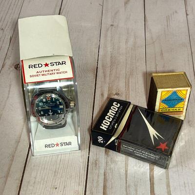 LOT 129  RED STAR SOVIET MILITARY MEN'S WRISTWATCH RUSSIAN CIGARETTE PACK & BOX OF MATCHES