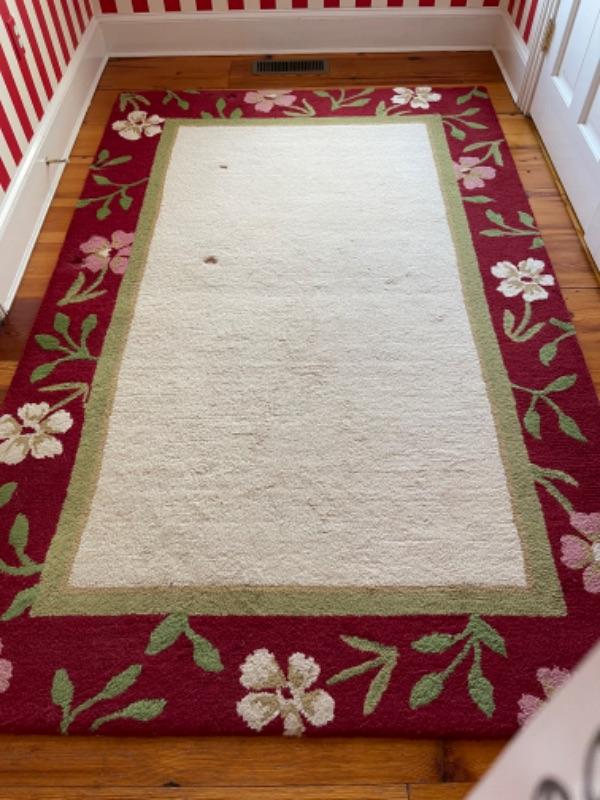 A580 Pottery Barn Wool Hooked Rug 5’ x 8’