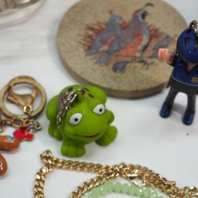 Lot 104 Jewelry and collectibles