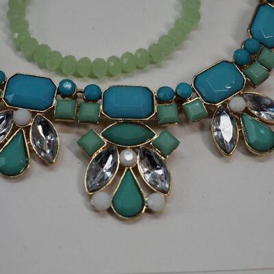 Lot 104 Jewelry and collectibles