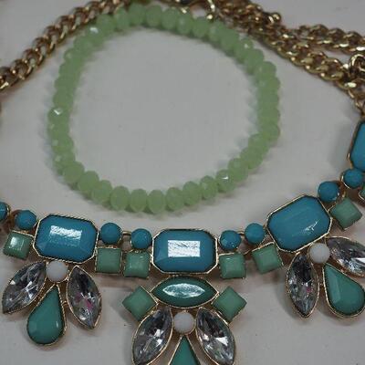 Lot 104 Jewelry and collectibles