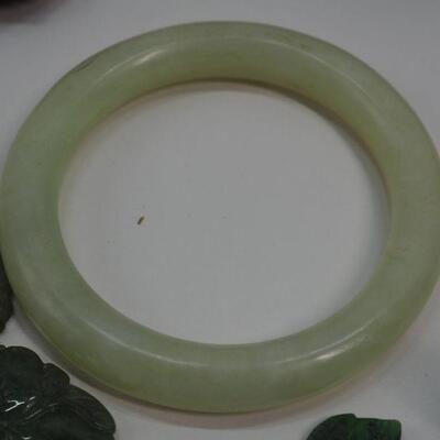 Lot 107 Carved real jade collection