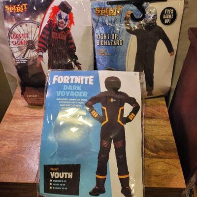 3 Halloween costumes 