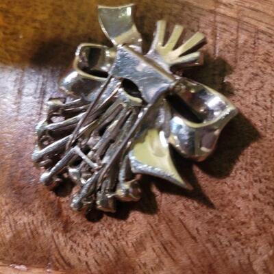 Vintage broach