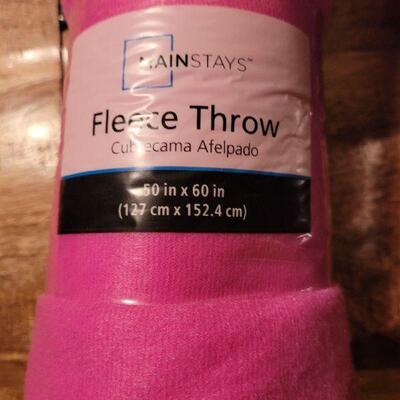 2 fleece throws