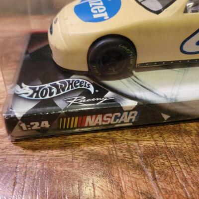 Hot wheels test track series car