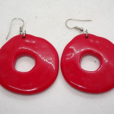 Red Donut Shape Drop Earrings - Plastic 