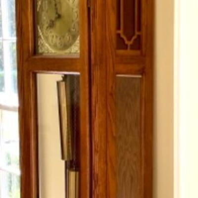 Vintage 1995 Ridgeway Howard Miller Oak Grandfather Floor Clock 