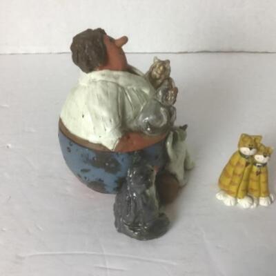 Q - 1262  Signed by Sara Meadows 2018 Clay Figure with Cats 