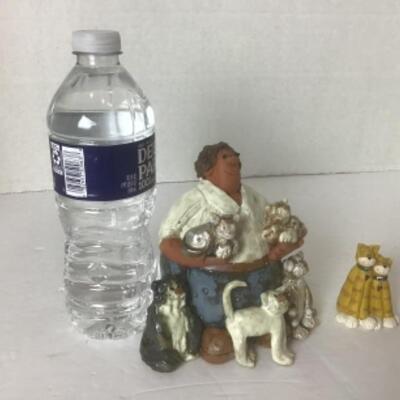 Q - 1262  Signed by Sara Meadows 2018 Clay Figure with Cats 
