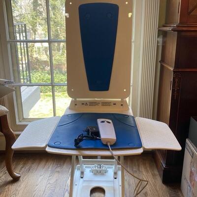 Sonaris 2 - Bathmaster Elder Care bath lift with power and remote in near mint condition.