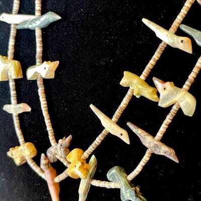 Lot 32  Native American Heishei Fetish Necklace Birds & Other Animals 