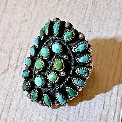 Lot 34  Vintage Native American Jewelry Ladies Zuni Petti Point Ring 