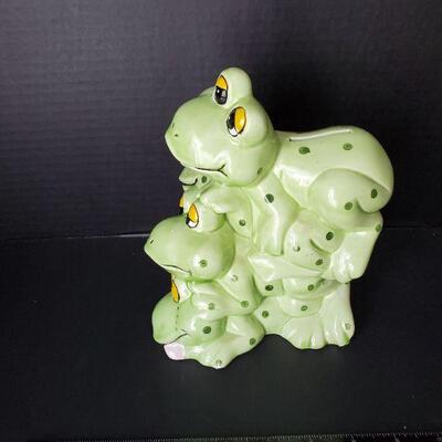 Stacked Frogs Coin Bank