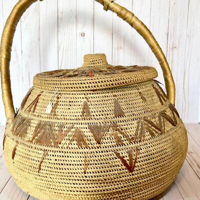 Lot 52  Native American Basketry Saint Nicolas Storage Basket c.1940 AS IS 