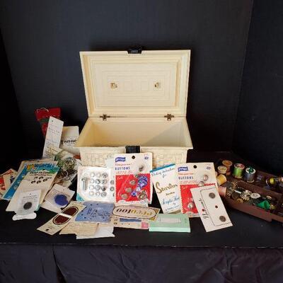 Vintage Sewing Box w/Sewing supplies