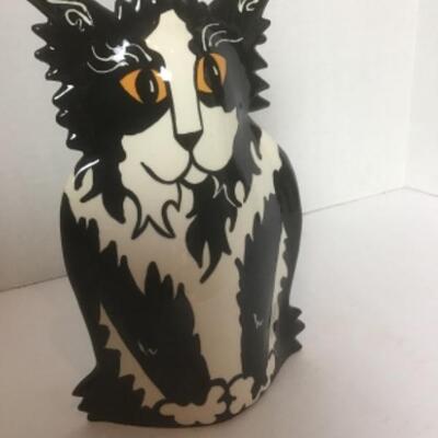 Q - 1266  Ceramic Cat Figure by Nina Lyman 