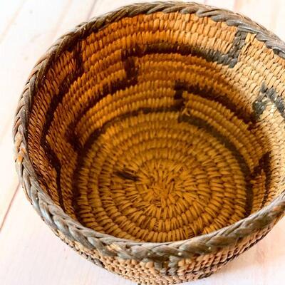 Lot 62  Vintage Native American Basketry Small Basket Step Down Design Dark Braided Edge