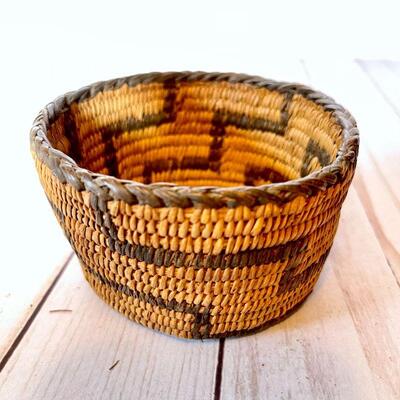 Lot 62  Vintage Native American Basketry Small Basket Step Down Design Dark Braided Edge