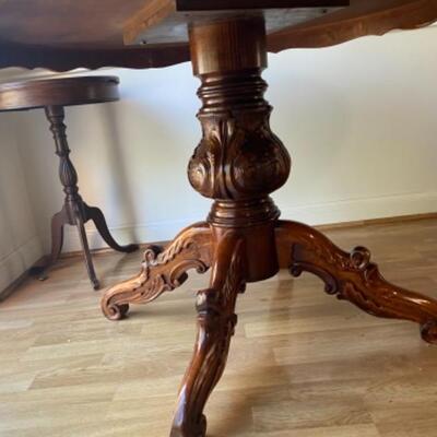 Round Carved Pedestal Base Victorian Style Dining / Kitchen / Library Table 