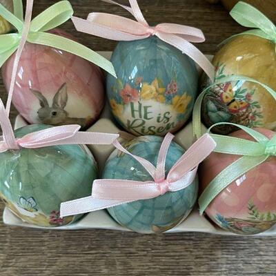 20: Collection of Easter and Bunnies