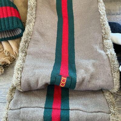 24: Hats, Scarves & Gloves