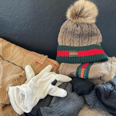 24: Hats, Scarves & Gloves