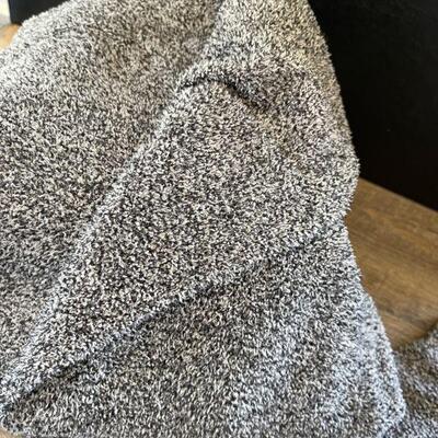 26: Women's Sweatshirts and lined pants