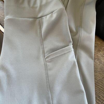 27: 4 Pair Size 4/Small Leggings