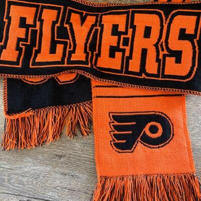 29: Flyers Scarf