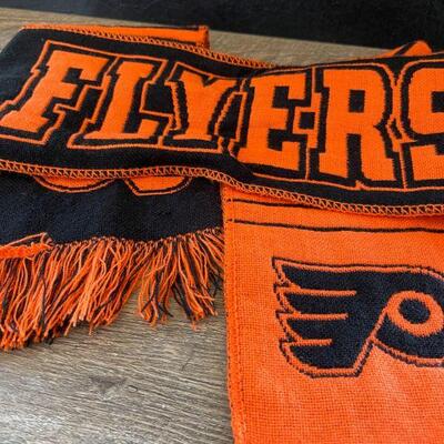 29: Flyers Scarf