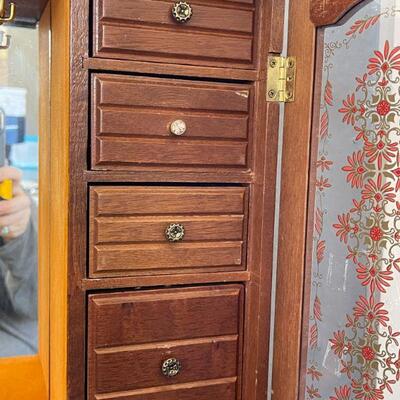 46: Large Jewelry Box