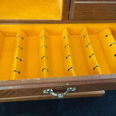 46: Large Jewelry Box