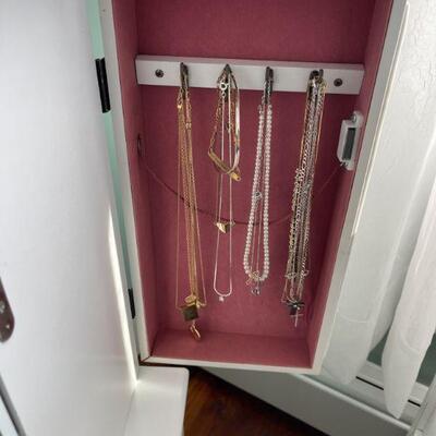 62: Standing Jewelry Chest