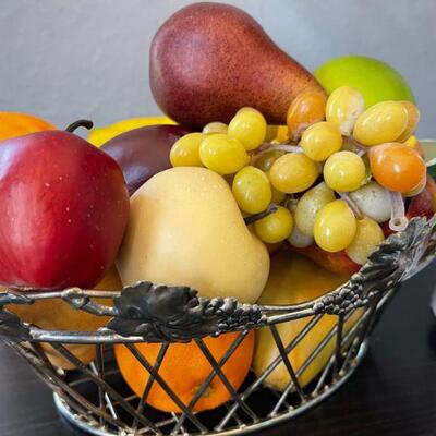 63: Utensil Set and Fruit Basket