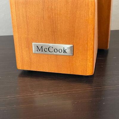 65: Kitchen Knife Set