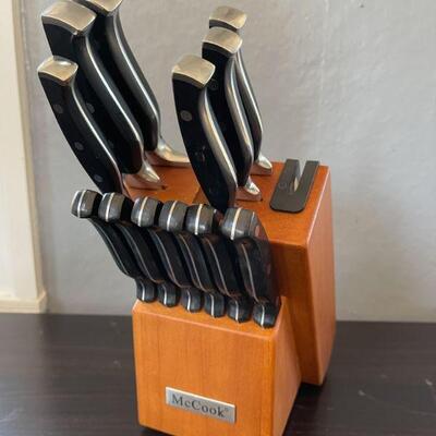 65: Kitchen Knife Set