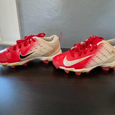 66: Size Boys 3 Baseball cleats-Nike Vapor Fastflex