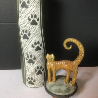 Q - 1277 Dana Major Ceramic Artist - Pottery Jar with Cat Figure Lid has Artist Seal