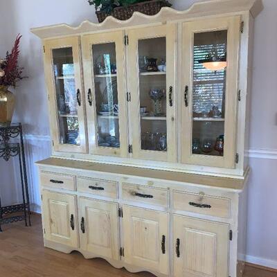 Awesome Country China Cabinet / Hutch