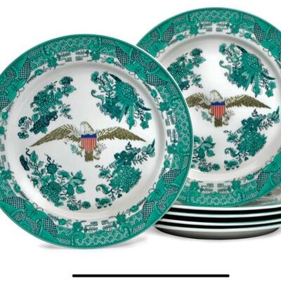 RARE Dinner Plates Mottahedeh Green Fitzhugh made for  Reagan Inauguration on reverse 
