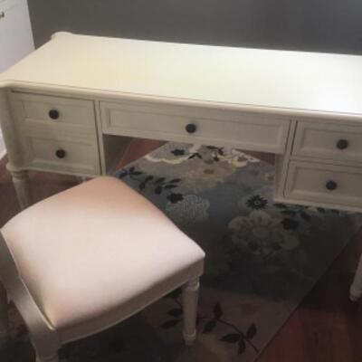 Q - 1290. Topfame Furniture Co. Wooden Computer Desk & Chair 