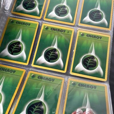 101: Pokemon 1995 Cards and Jaws II Card